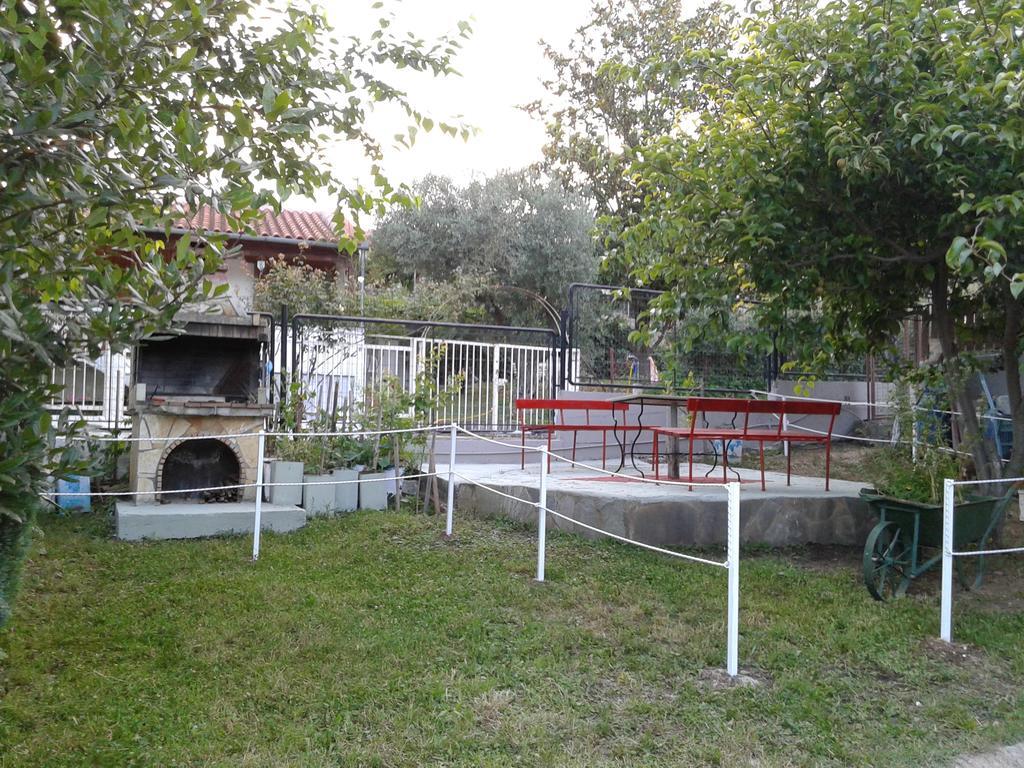 Mary Apartments Platamon Exterior foto